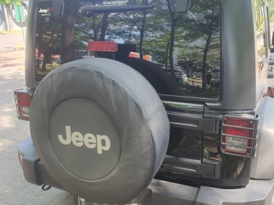 2014 Jeep Wrangler Sport CRD Unlimited Hitam - Jual mobil bekas di DI Yogyakarta