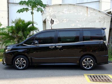 2021 Toyota Voxy 2.0 A/T Hitam - Jual mobil bekas di DKI Jakarta