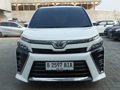 2019 Toyota Voxy 2.0 A/T Putih - Jual mobil bekas di Banten