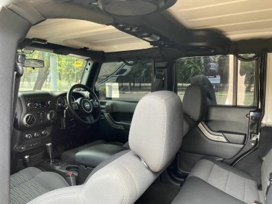 2011 Jeep Wrangler Sport 4x4 Hitam - Jual mobil bekas di DKI Jakarta