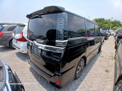 2019 Toyota Voxy 2.0 A/T Hitam - Jual mobil bekas di Banten