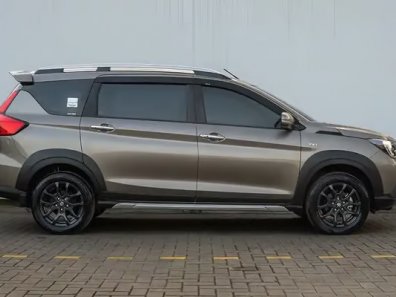 2023 Suzuki XL7 Beta AT Abu-abu hitam - Jual mobil bekas di Banten