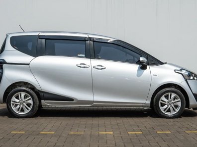 2018 Toyota Sienta G CVT Silver - Jual mobil bekas di Jawa Barat