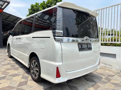 2019 Toyota Voxy 2.0 A/T Putih - Jual mobil bekas di Jawa Barat