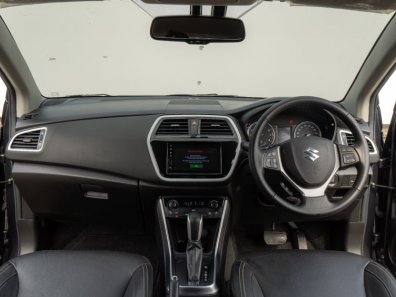 2022 Suzuki SX4 S-Cross AT Abu-abu - Jual mobil bekas di Banten