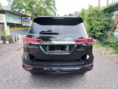 2020 Toyota Fortuner 2.4 TRD AT Hitam - Jual mobil bekas di Jawa Timur