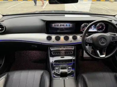 2017 Mercedes-Benz E-Class 250 Abu-abu - Jual mobil bekas di DKI Jakarta