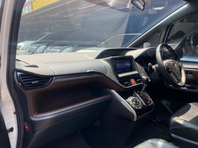 2019 Toyota Voxy 2.0 A/T Putih - Jual mobil bekas di DKI Jakarta