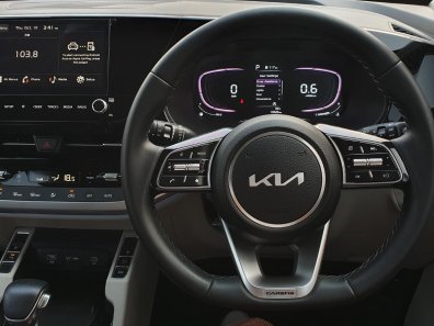 2023 Kia Carens 1.8 Automatic Putih - Jual mobil bekas di DKI Jakarta