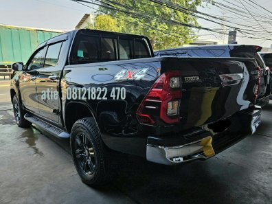 2022 Toyota Hilux D-Cab 2.4 V (4x4) DSL A/T Hitam - Jual mobil bekas di Jawa Barat