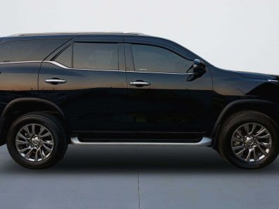 2022 Toyota Fortuner VRZ Hitam - Jual mobil bekas di Banten