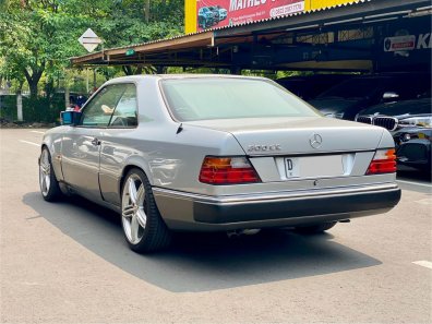 1990 Mercedes-Benz 300CE C124 3.0 Automatic Silver - Jual mobil bekas di DKI Jakarta