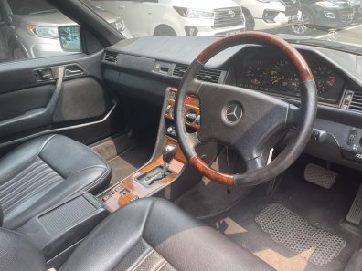 1996 Mercedes-Benz 300CE C124 3.0 Automatic Silver - Jual mobil bekas di DKI Jakarta