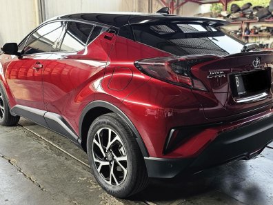 2020 Toyota C-HR 1.8 L HV CVT Dual Tone Merah - Jual mobil bekas di DKI Jakarta