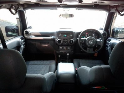 2011 Jeep Wrangler Sport Unlimited Hitam - Jual mobil bekas di DKI Jakarta