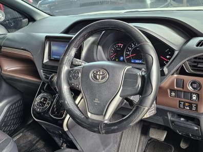 2019 Toyota Voxy 2.0 A/T Putih - Jual mobil bekas di DKI Jakarta