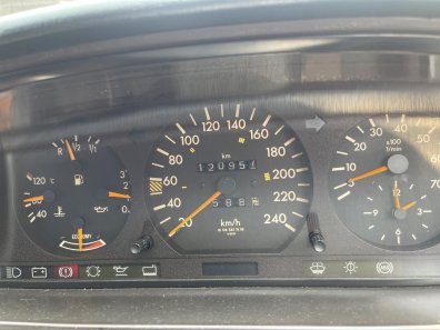 1990 Mercedes-Benz 300CE C124 3.0 Automatic Silver - Jual mobil bekas di DKI Jakarta