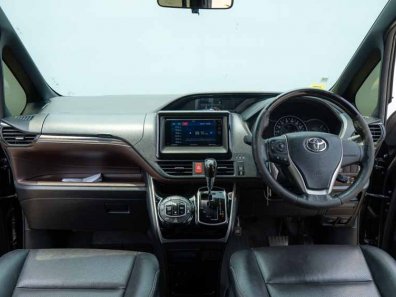 2019 Toyota Voxy 2.0 A/T Hitam - Jual mobil bekas di Banten