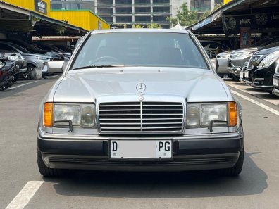 1990 Mercedes-Benz 300CE C124 3.0 Automatic Silver - Jual mobil bekas di DKI Jakarta