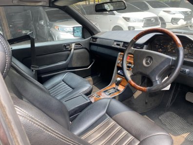 1990 Mercedes-Benz 300CE C124 3.0 Automatic Silver - Jual mobil bekas di DKI Jakarta