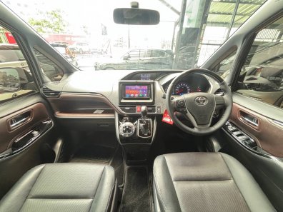 2017 Toyota Voxy 2.0 A/T Hitam - Jual mobil bekas di Jawa Barat