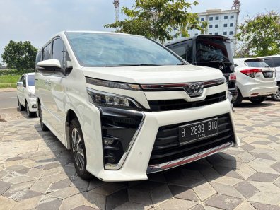 2019 Toyota Voxy 2.0 A/T Putih - Jual mobil bekas di Jawa Barat