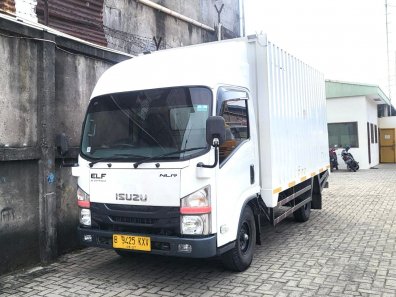 2022 Isuzu Elf NLR Putih - Jual mobil bekas di DKI Jakarta