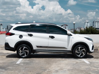 2023 Toyota Rush S Putih - Jual mobil bekas di Kalimantan Barat