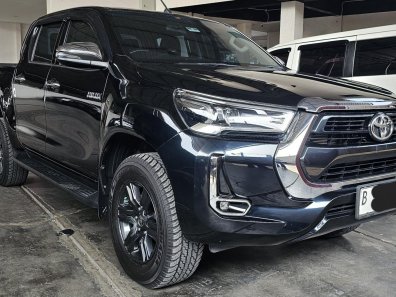 2022 Toyota Hilux D-Cab 2.4 V (4x4) DSL A/T Hitam - Jual mobil bekas di DKI Jakarta