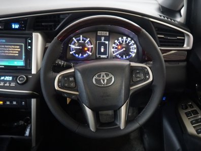 2018 Toyota Venturer 2.4 Q A/T Diesel Abu-abu - Jual mobil bekas di Jawa Barat