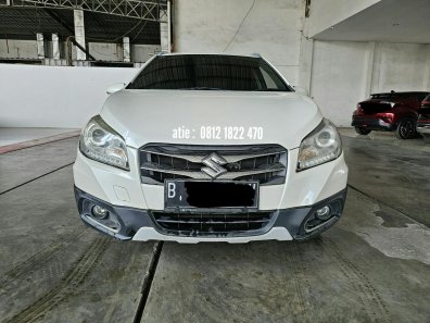 2017 Suzuki SX4 S-Cross AT Putih - Jual mobil bekas di Jawa Barat