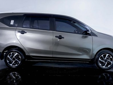 2022 Daihatsu Sigra 1.2 R AT Coklat - Jual mobil bekas di Banten