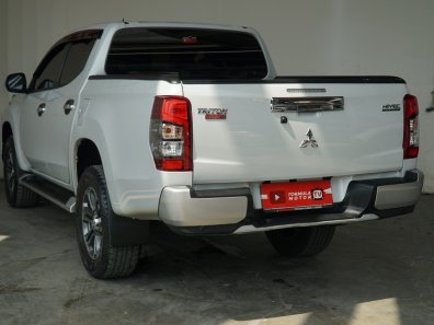 2021 Mitsubishi Triton Ultimate AT Double Cab 4WD Putih - Jual mobil bekas di Jawa Barat