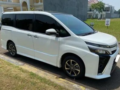 2018 Toyota Voxy 2.0 A/T Putih - Jual mobil bekas di Banten