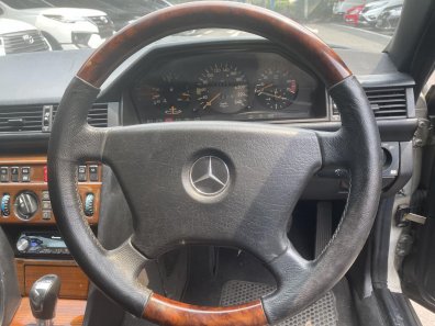 1990 Mercedes-Benz 300CE C124 3.0 Automatic Silver - Jual mobil bekas di DKI Jakarta