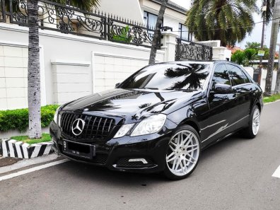 2010 Mercedes-Benz E-Class 250 Hitam - Jual mobil bekas di DKI Jakarta