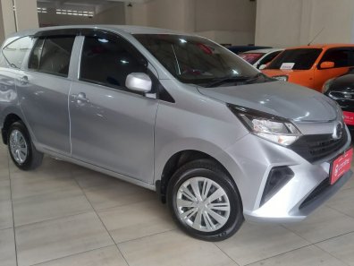 2022 Daihatsu Sigra 1.0 M MT Silver - Jual mobil bekas di Jawa Barat