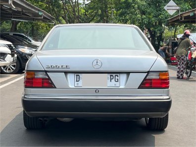 1990 Mercedes-Benz 300CE C124 3.0 Automatic Silver - Jual mobil bekas di DKI Jakarta