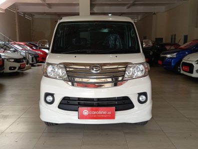 2024 Daihatsu Luxio 1.5 X A/T Putih - Jual mobil bekas di Jawa Barat