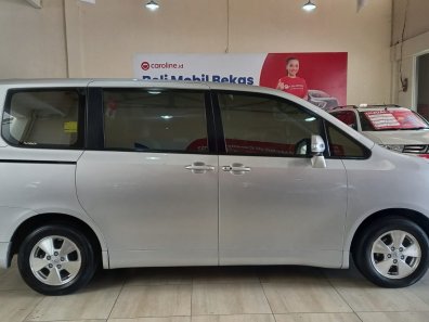 2013 Toyota NAV1 V Silver - Jual mobil bekas di Banten