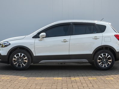 2022 Suzuki SX4 S-Cross AT Putih - Jual mobil bekas di Banten