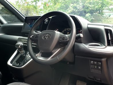 2023 Toyota Voxy CVT Hitam - Jual mobil bekas di DKI Jakarta