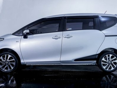 2020 Toyota Sienta V CVT Silver - Jual mobil bekas di Banten