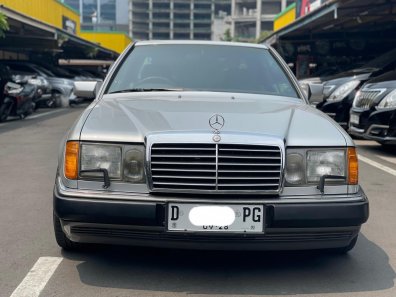 1990 Mercedes-Benz 300CE C124 3.0 Automatic Silver - Jual mobil bekas di DKI Jakarta