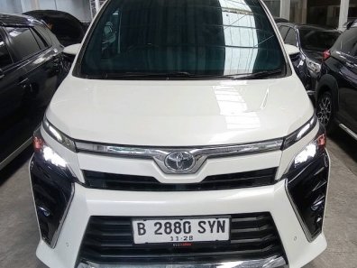 2018 Toyota Voxy 2.0 A/T Putih - Jual mobil bekas di DKI Jakarta