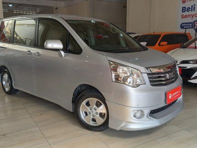 2013 Toyota NAV1 V Silver - Jual mobil bekas di Jawa Barat