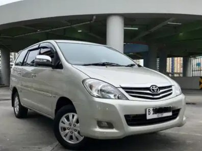 2010 Toyota Kijang Innova V Luxury Silver - Jual mobil bekas di DKI Jakarta