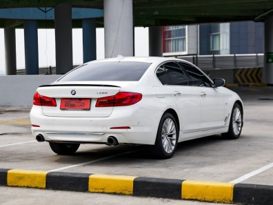 2018 BMW 5 Series 530i Putih - Jual mobil bekas di DKI Jakarta