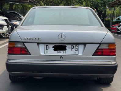 1990 Mercedes-Benz 300CE C124 3.0 Automatic Silver - Jual mobil bekas di DKI Jakarta