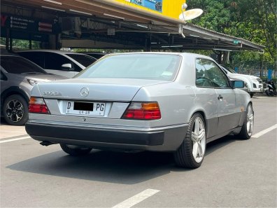 1990 Mercedes-Benz 300CE C124 3.0 Automatic Silver - Jual mobil bekas di DKI Jakarta